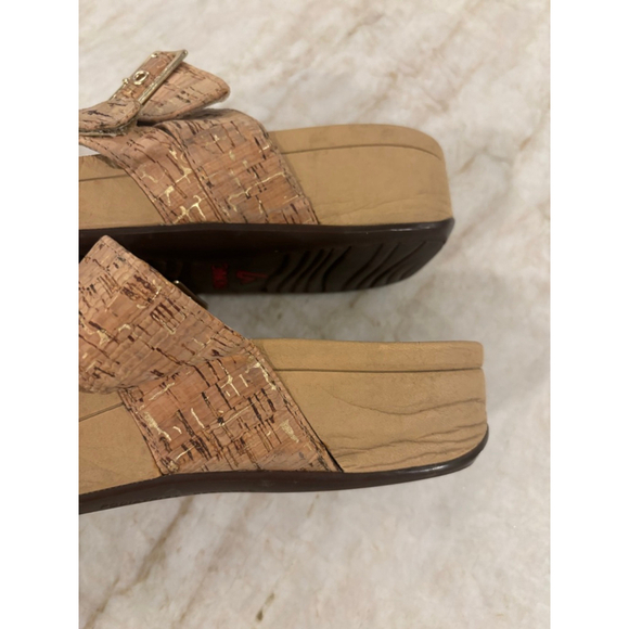 Women's Vionic Cork Sandals Size 9 (10) Beige Gold - Picture 8 of 13